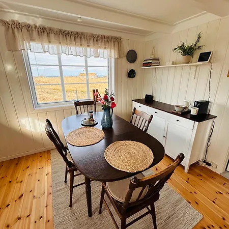 Σπίτι διακοπών Cozy Vacation By The Sea On *